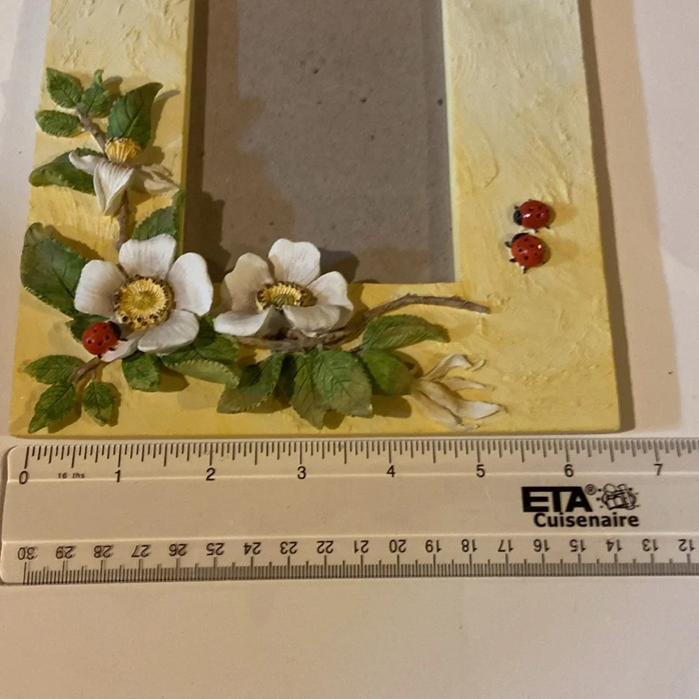 3D Picture Frame with Flowers